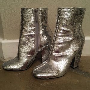 Kendall and Kylie 7.5 sequin boots